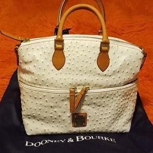 DOONEY AND BOURKE WOMEN'S HANDBAG